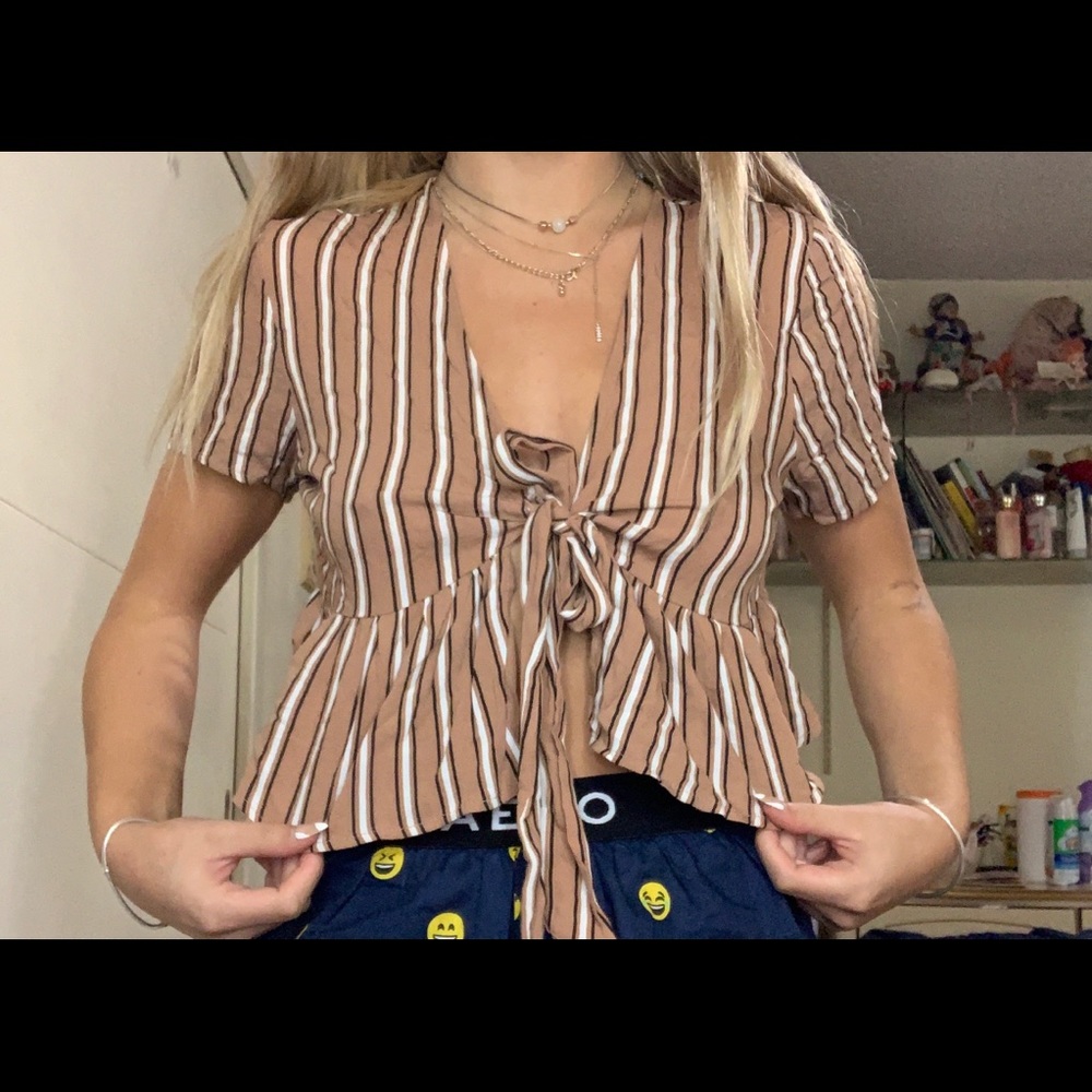 Tie top